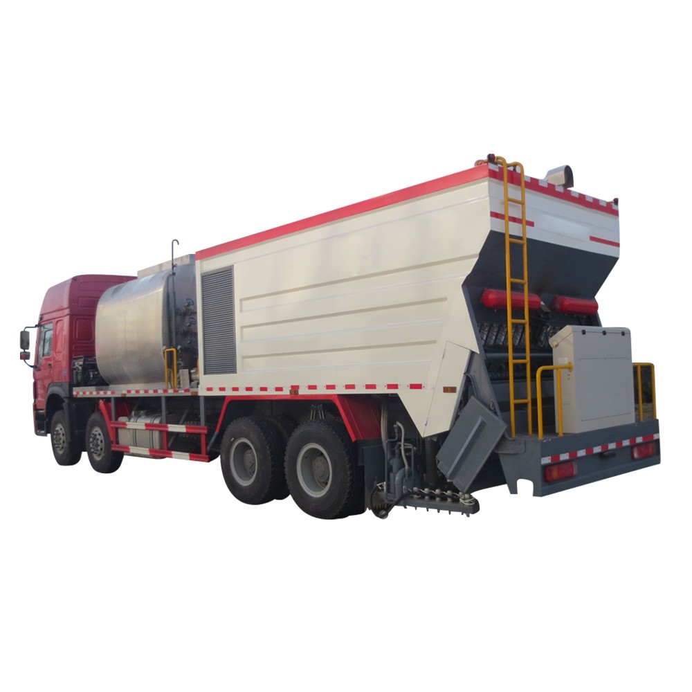 8*4 Gravel Asphalt Synchronous Sealer Truck