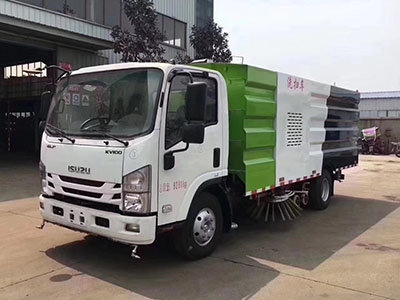 国六五十铃8方洗扫车