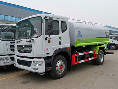国六东风多利卡D9洒水车(15方)