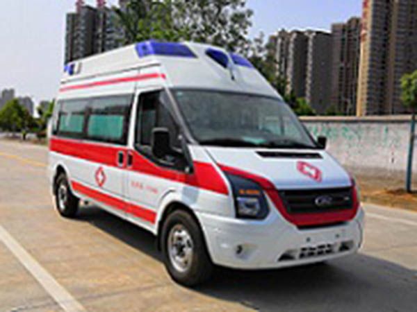 国六福特V348中轴中顶救护车