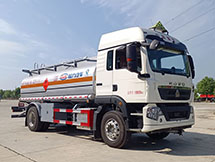 国六重汽豪沃加油车