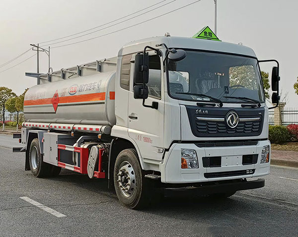 东风天锦运油车