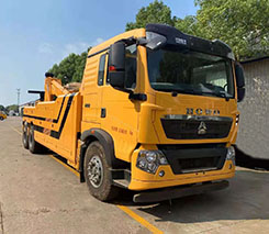 国六重汽豪沃后双桥拖吊连体清障车