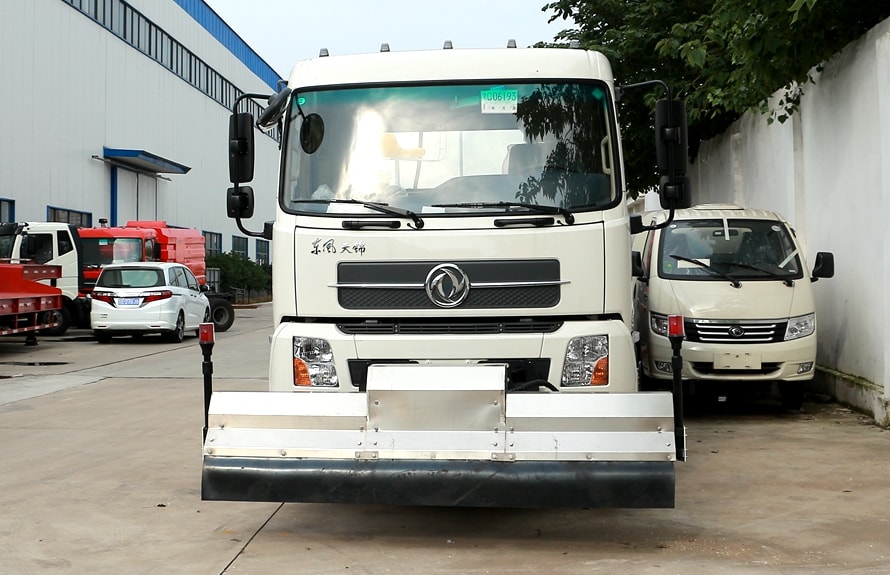 东风天锦路面高压清洗车