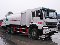 重汽国五后双桥抑尘车